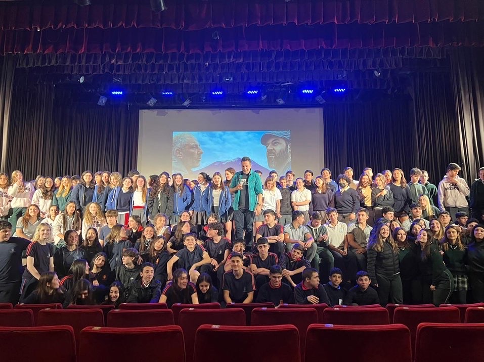 Conversatorio entre el alumnado de los colegios armenios de Buenos Aires y el director de “Somos nuestras montañas”, Federico Lemos
